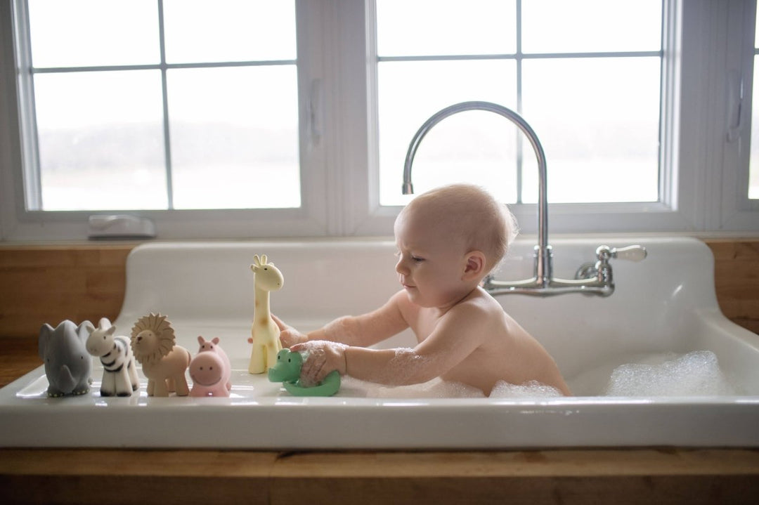 Giraffe Natural Organic Rubber Teether, Rattle &amp; Bath Toy