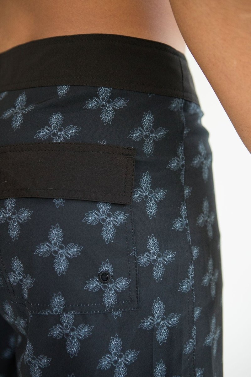 Kid’s Townshorts in Black Breadfruit Bandana