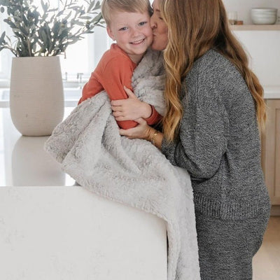 Lush Textured Toddler Blanket: Super Soft & Durable