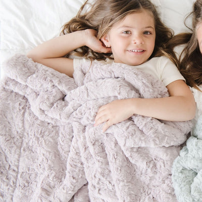Lush Textured Toddler Blanket: Super Soft & Durable