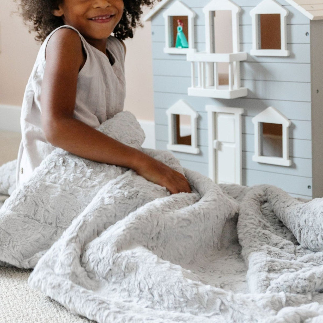 Lush Textured Toddler Blanket: Super Soft &amp; Durable