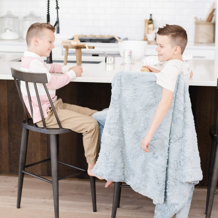 Lush Textured Toddler Blanket: Super Soft &amp; Durable