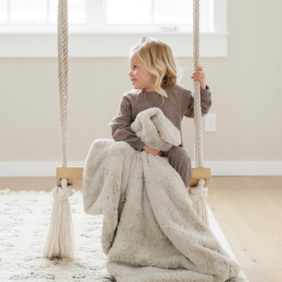Lush Textured Toddler Blanket: Super Soft & Durable