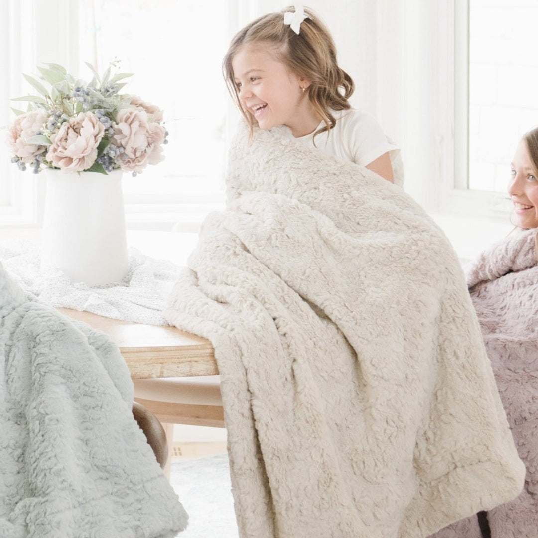 Lush Textured Toddler Blanket: Super Soft &amp; Durable