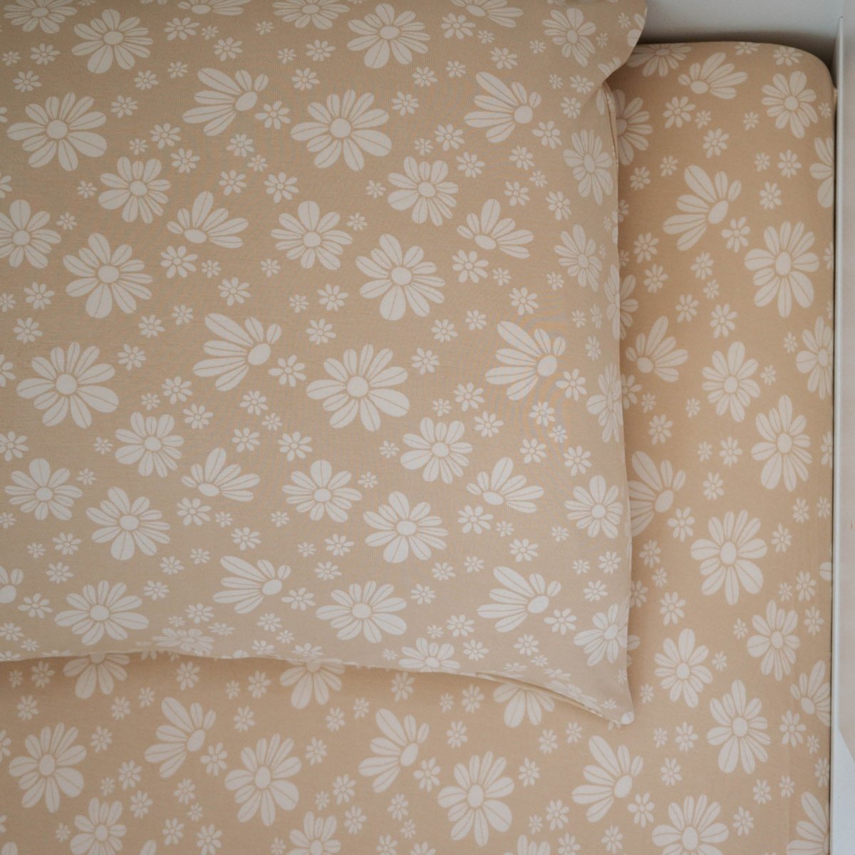 Retro Floral Twin Fitted Sheet & Standard Pillowcase Set