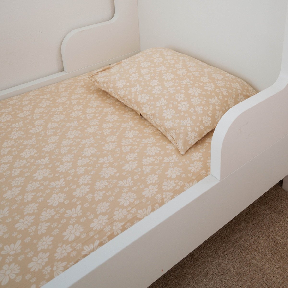 Retro Floral Twin Fitted Sheet & Standard Pillowcase Set