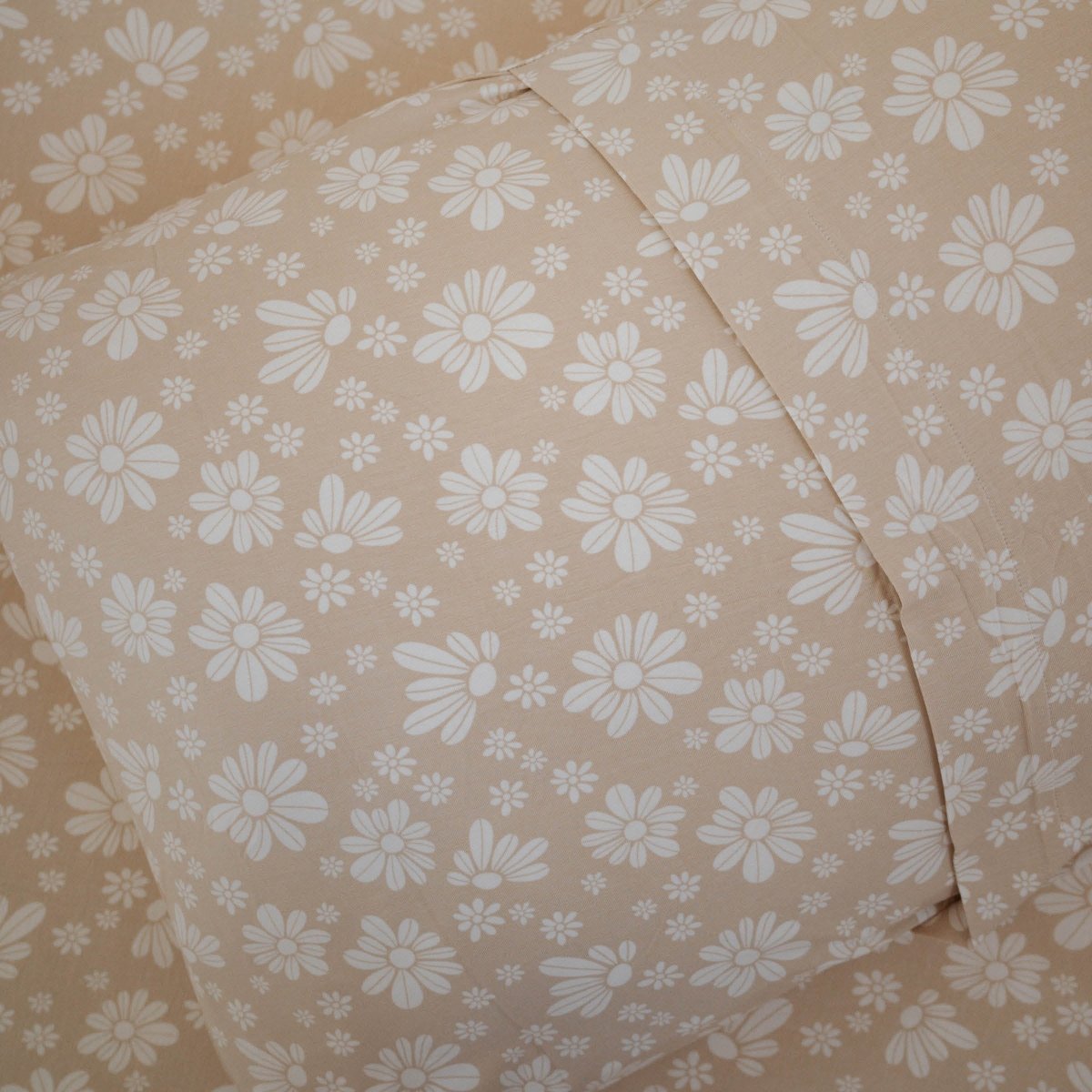 Retro Floral Twin Fitted Sheet & Standard Pillowcase Set