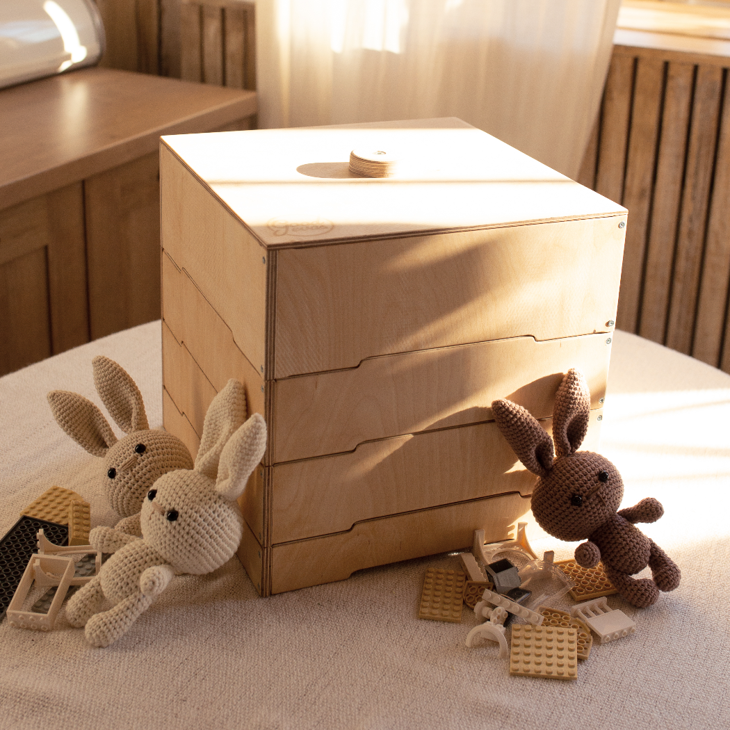 Wooden storage/sorter for LEGO | Goodevas | Bee Like Kids