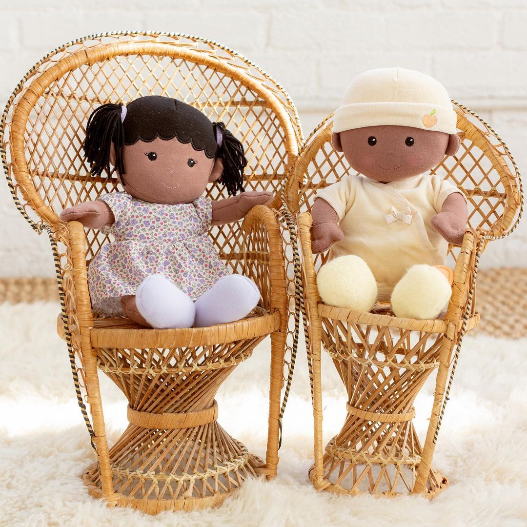 Best Friends - Mia | Apple Park | Dolls - Bee Like Kids