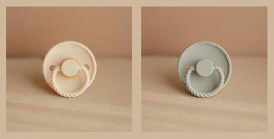 FRIGG Rope pacifier - Cream and Sage