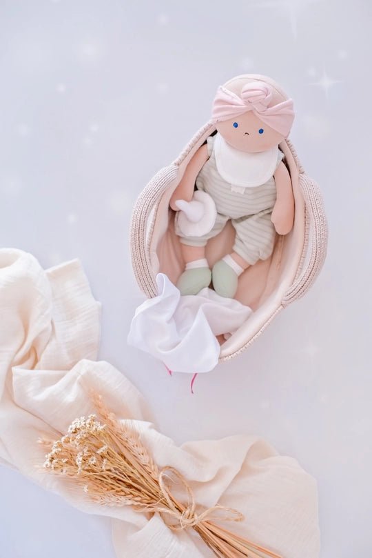 Knitted Carry Cot w/Remi Baby Light Skin, Soother & Blanket