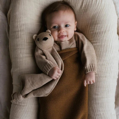 Merino Wool Baby Cocoon - Chocolate | Hvid | Bee Like Kids