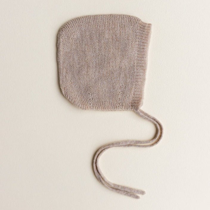 Merino Wool Newborn Bonnet - Sand | Hvid | Bee Like Kids