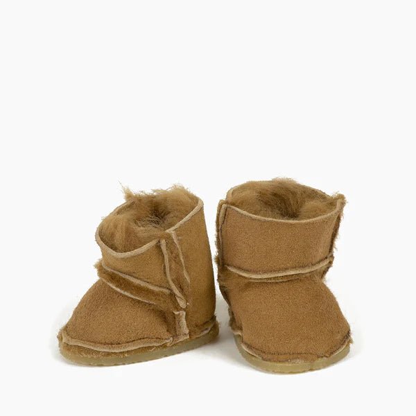 Moon Boots Hug Bee Like Kids1