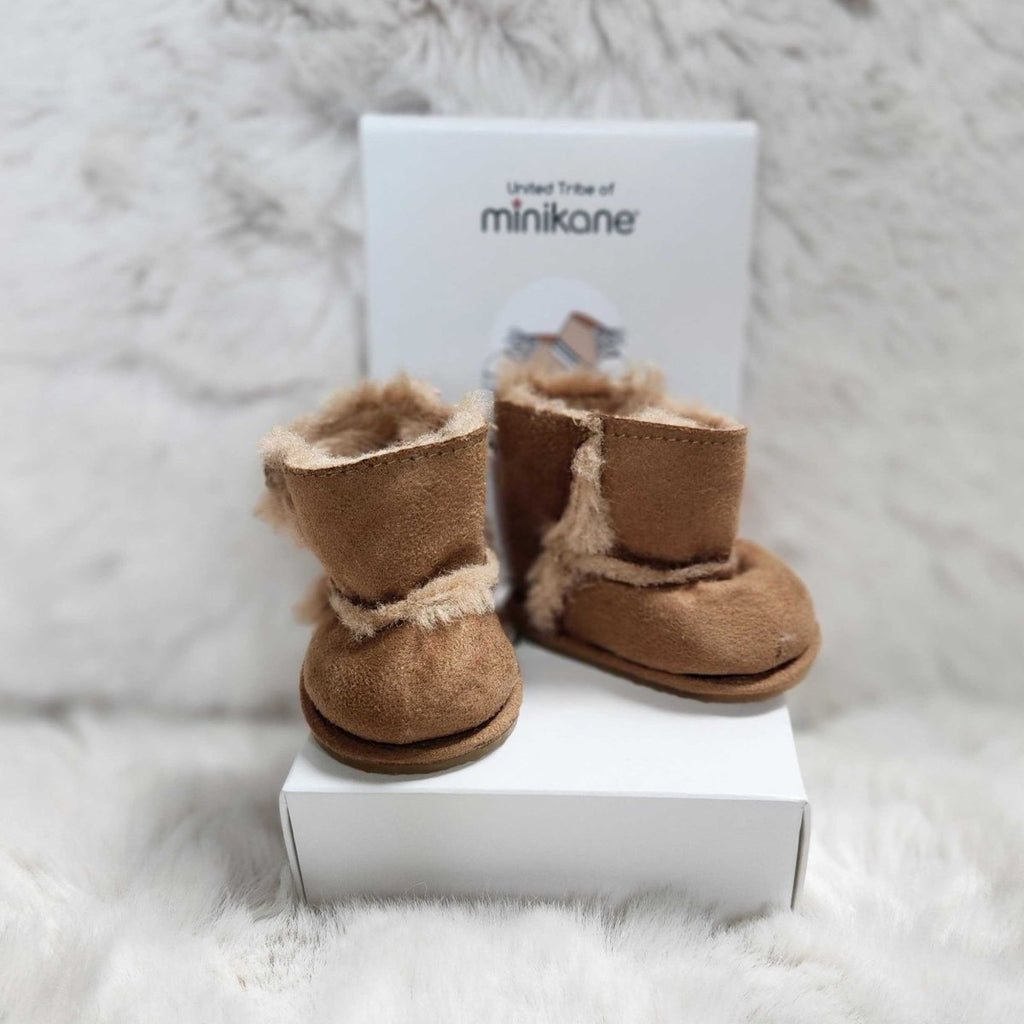 Moon Boots Hug Bee Like Kids