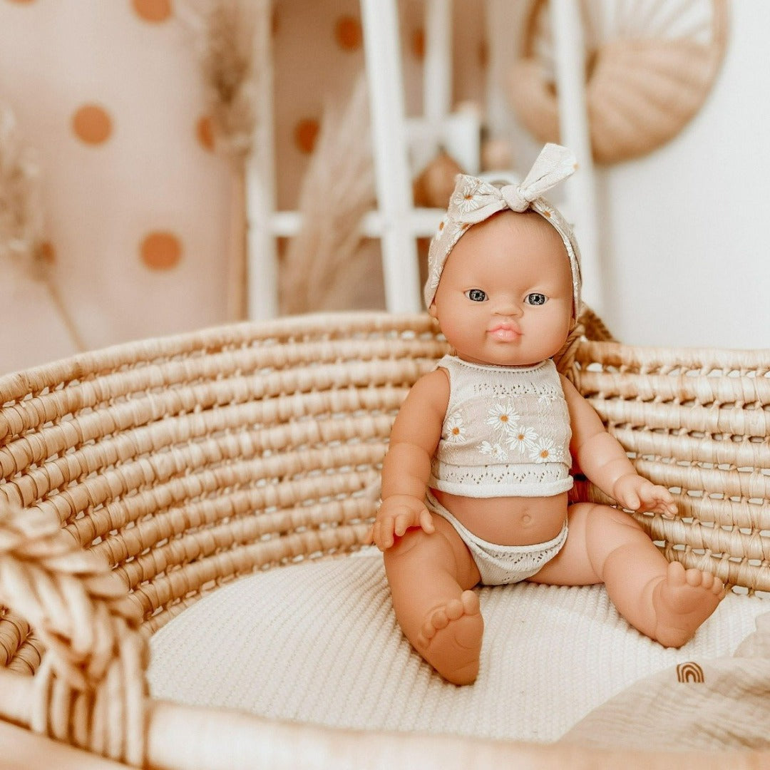 【新品】 Paula Reina×les zigoui着せ替え人形　女の子 Paola Reina Asian Baby Girl Doll - Lily | Bee Like Kisa – Bee Like