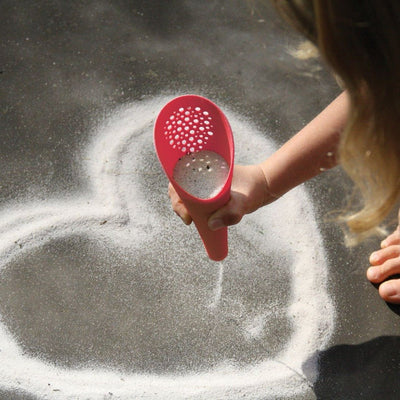 Quut Cuppi - Shovel, Sifter and Ball | Quut Toys | Bee Like Kids