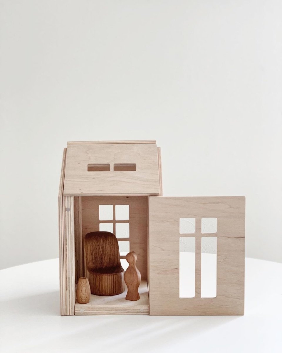 Small Wooden Dollhouse With Magnets Natural – Bee Like Kids