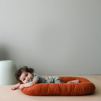 Snuggle Me Organic Infant Lounger Gingerbread | Bee Like Kids