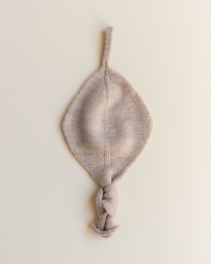 Titi Comforter - Sand | Pacifier holder | Kvid | Bee Like Kids